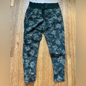 Athleta Trekkie North Joggers